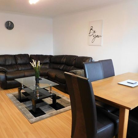 2 Bed Apt On Quiet Cul-De-Sac, Fab Location พาสเลย์ ภายนอก รูปภาพ