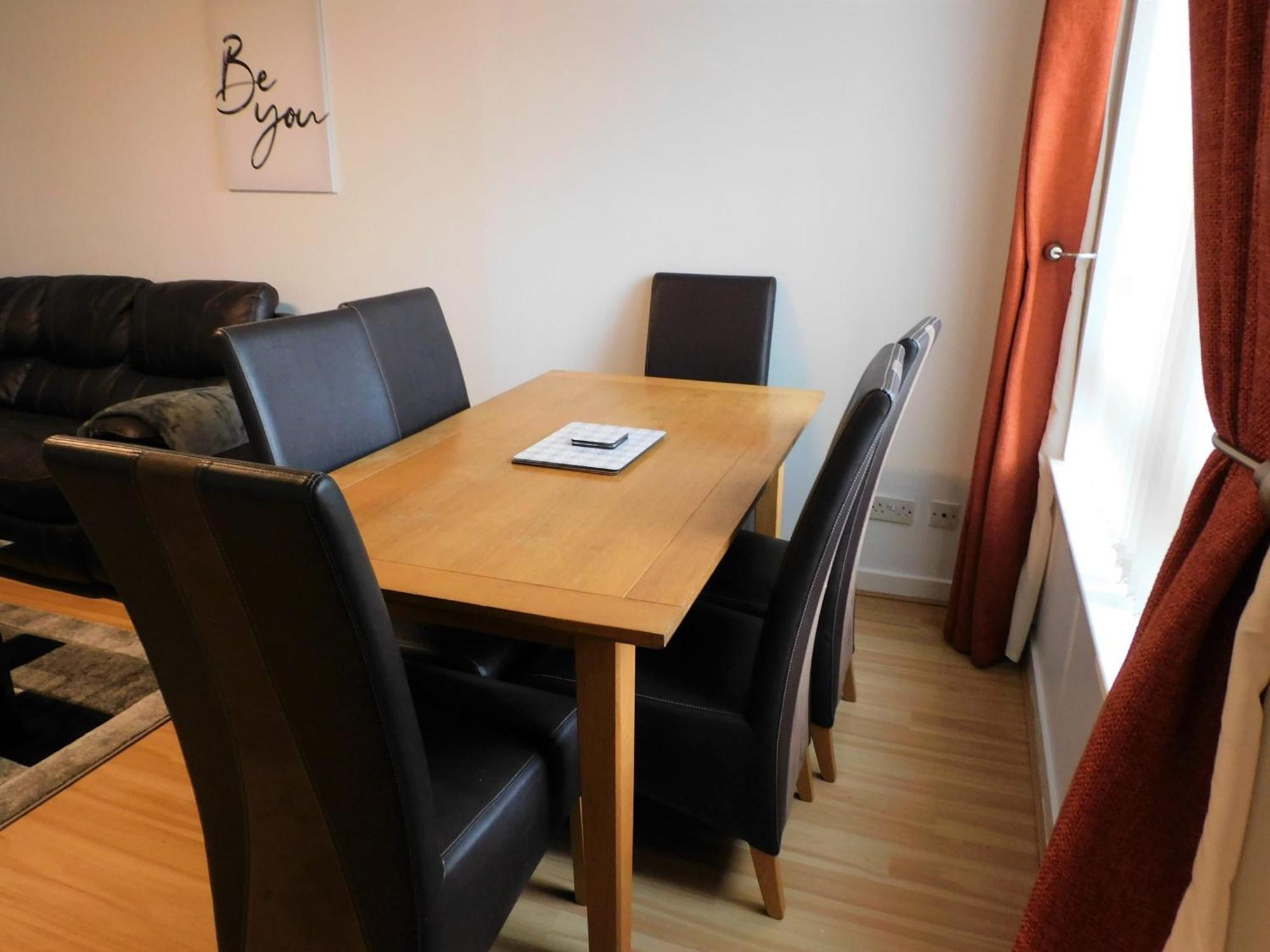 2 Bed Apt On Quiet Cul-De-Sac, Fab Location พาสเลย์ ภายนอก รูปภาพ